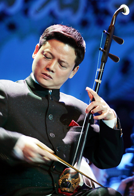 广东民族乐团新乐季将于9月15日开幕,中国杰出二胡演奏家邓建栋星海首