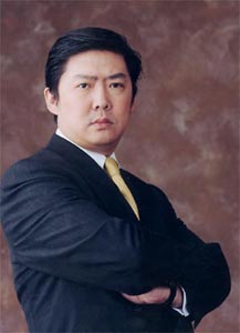 指挥:余隆(广州交响乐团音乐总监)是活跃于当今国际乐坛的最杰出的