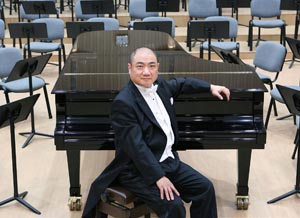 著名中国钢琴大师许忠