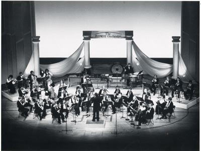 paolo mantovani)创立于1935年的曼托瓦尼轻音乐乐团,是轻音乐诞生的