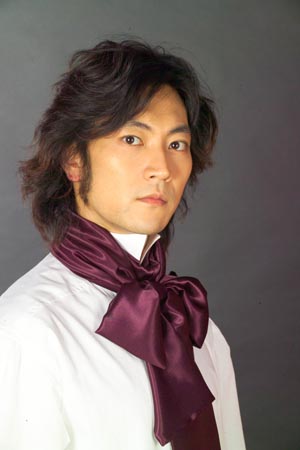 许乐许乐,这位4岁便开始学习钢琴,后师从岑冰,金铁霖老师学习声乐的