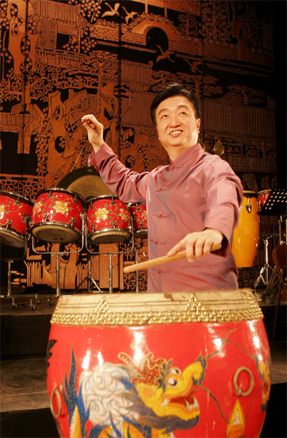 余其伟的琴艺,继承了中国古典音乐崇尚风骨神韵的传统,发挥了广东音乐