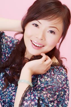 女高音领唱:李美群花腔女高音,华南农业大学艺术学院音乐系副主任