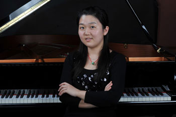常年师从著名钢琴家,教育家,中央音乐学院钢琴系李其芳教授.